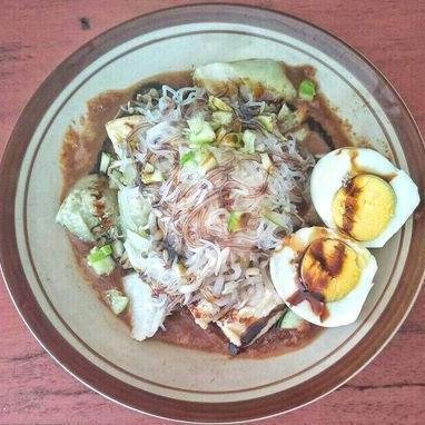 Review Ketoprak Khas Cirebon Berkah 2: Makanan Enak Harga Terjangkau di Bandung