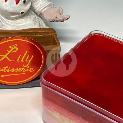 Bolu Gulung Triple Chocolate menu Lily Patisserie, Sultan Tirtayasa