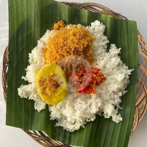 Nasi Petis Sapi menu Warung Bu' Warni, Ikan Tombro Tunjungsekar, Merjosari