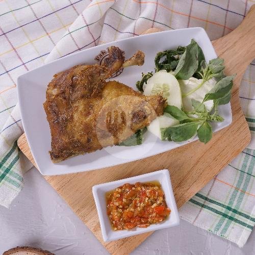 Bebek Paha Sangan menu Bebek dan Ayam Goreng Pak Ndut, Kartasura