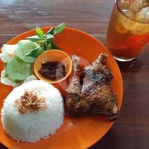 Nasi Ayam Goreng Paha Es Teh Manis menu Ayam Bakar Mannana, Tarumanegara