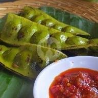 Review Ayam Goreng Kabayan: Ayam Crispy dan Sambal Terasi yang Menggugah Selera