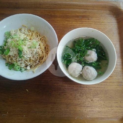 Yamin Manis Baso menu Mie Akup Ciateul, Regol