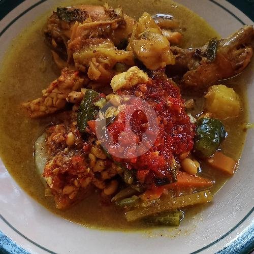 Lontong Sayur + Telor menu Lontong Sayur GTC Kesambi kang Didi, Cipto Mangun Kusumo