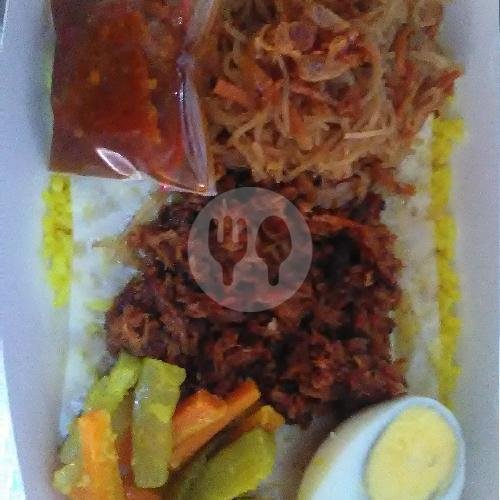 Nasi Kuning Daging menu Nasi Kuning Luwuk, Manyar