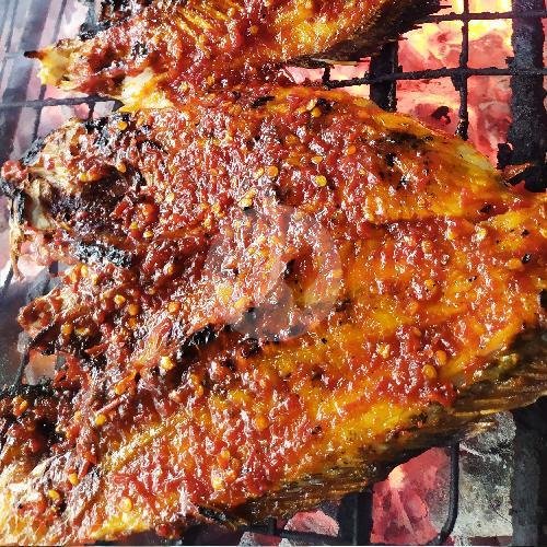 Ikan Bakar 1 menu Cak Lutfi Sari Laut Ikan Bakar Situbondo, Food Terrace Mastrip