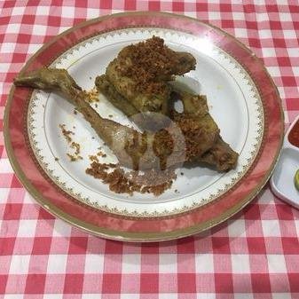 Review Ayam Goreng Indrawati: Ayam Juicy dan Sambal Lezat di Bandung