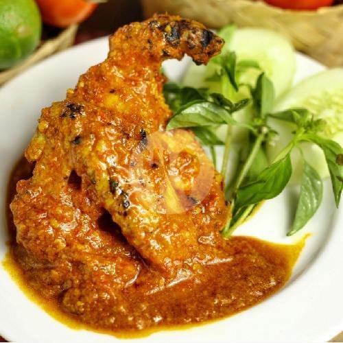 Ayam Bakar Ala Bu Kris Dada (Tidak Dapat Sambal) menu Warung Bu Kris, Ruko Golden Fatmawati