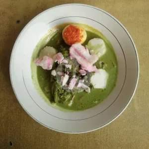 Lontong Sayur Pakis + Telor menu Kedai Lontong Medan Ka' Zahra, Dipatiukur