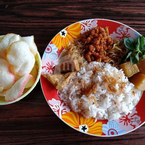 Paket Nasi Uduk Telor Bulat Balado menu Nasi Uduk Ibu Miat, Adiarsa