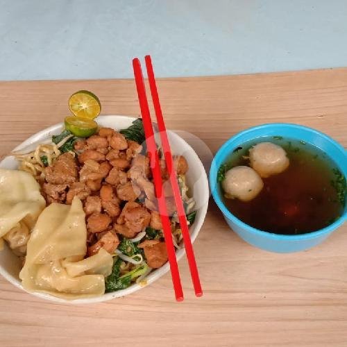 Mie Lebar Ayam menu Bakmi Bangka 99, Setia Budi