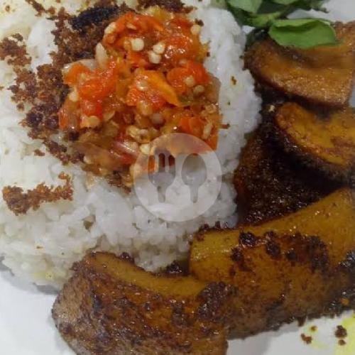 Ayam Goreng Rempah Nusantara menu Kikil Pedas Mbledos, Rumah Pojokan