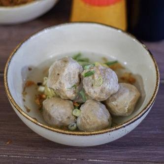 Pangsit Kuah menu Bakso Siomay Mie Ayam Gress, Tajem Raya