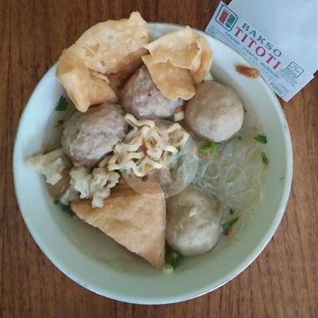 Bakso Mie Putih menu Bakso Titoti Solo, Honggowongso