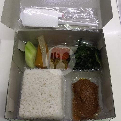 Nasi Kotak Ayam Goreng menu RM Ampera Dep Pasca, Lowokwaru