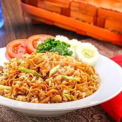 Kwetiauw Goreng Komplit menu BURJO IDAMAN KALIPANCUR