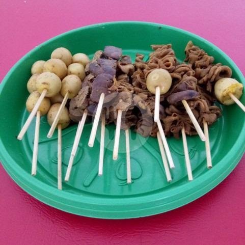 Sate Telur Puyuh menu Bubur Ayam Jakarta Bang Tomy, Besi