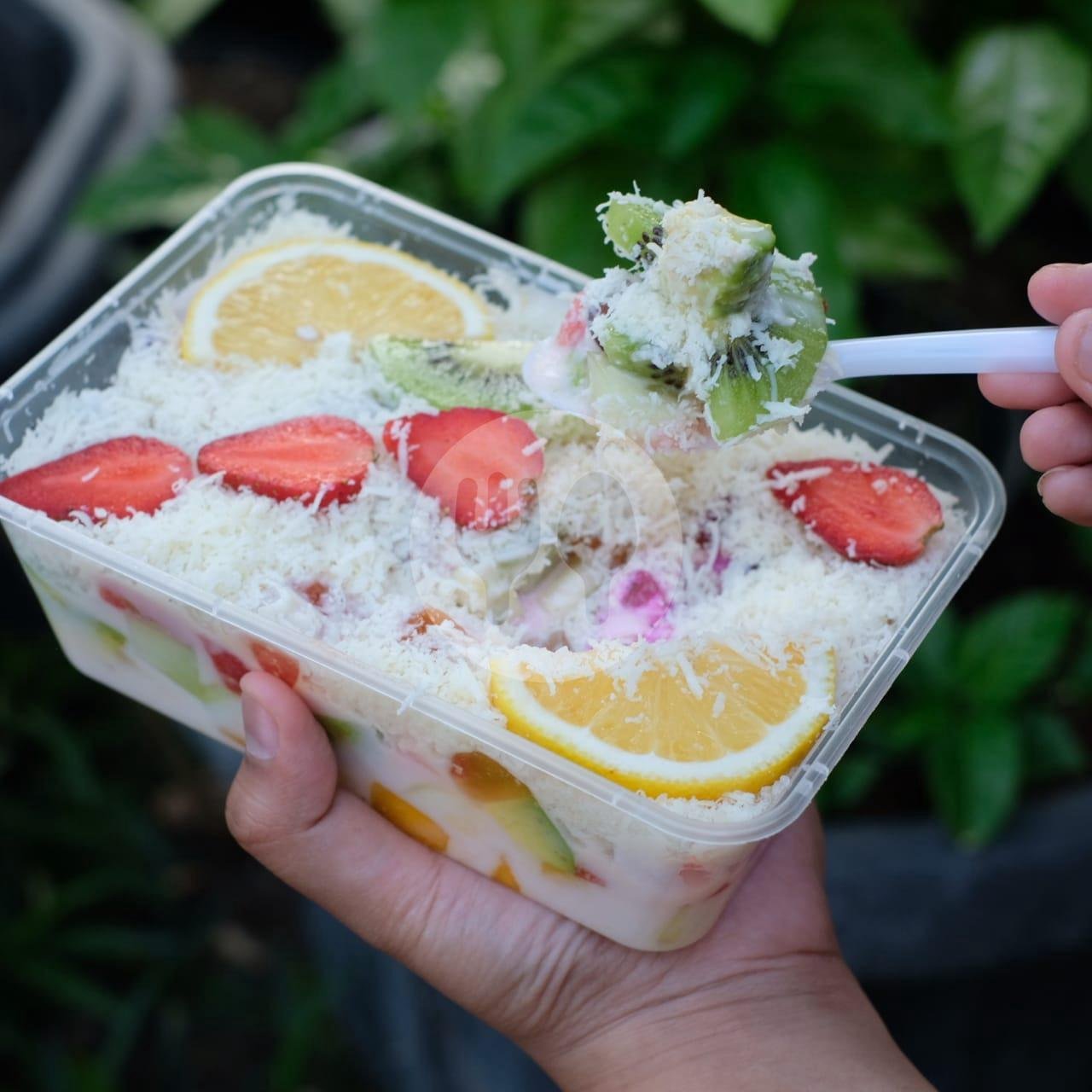 Si Salad XL menu Juice Time, Gresik