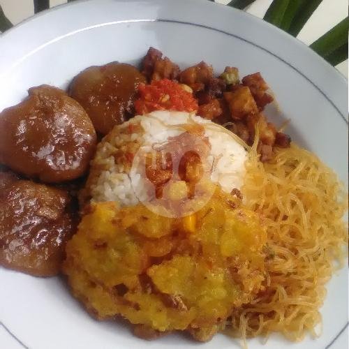 Nasi Uduk Rames Telur Rendang menu Nasi Uduk M2M, Kelapa Gading