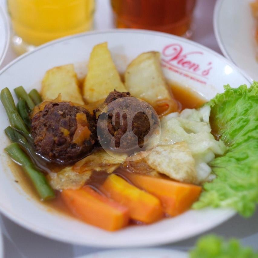 Nasi Putih menu Viens Selat Segar dan Sup Matahari, RS Dr. Oen Kandang Sapi