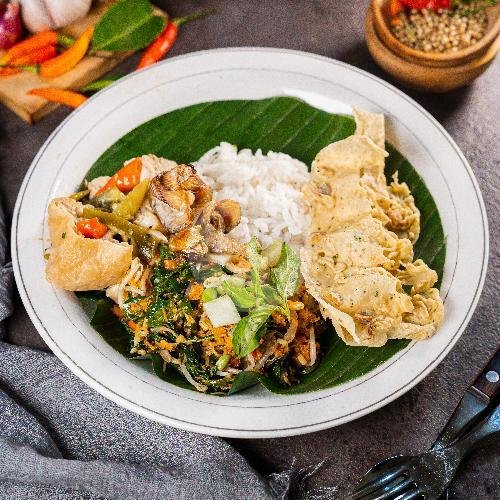 Nasi Campur Mbak Nina: Surga Kuliner Pecel Madiun di Manyar Raya Surabaya