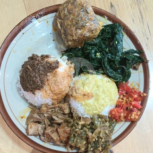 Review Rm. Minang Raya: Petualangan Kuliner Nasi Rendang di Sekarpuro