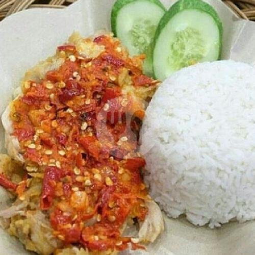 Ayam Lalapan + nasi menu Warung Mama, Sukun