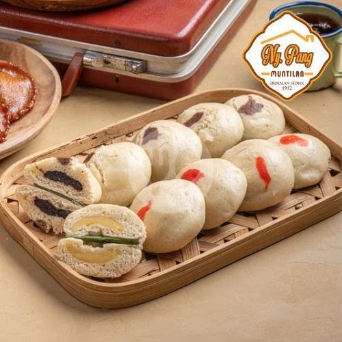 Kue Mangkok menu Toko Nyonya Pang Muntilan