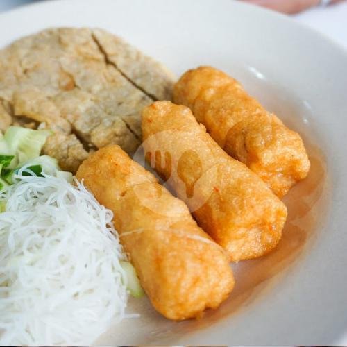 Pempek Lenjer sedang menu Pempek Rama, Cicendo