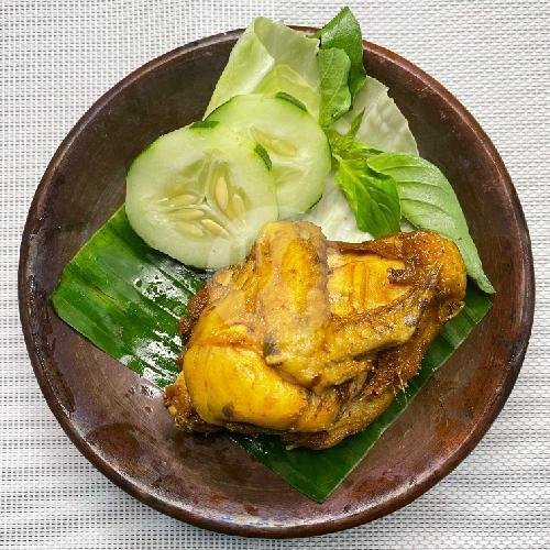 Ayam Goreng Dada Pecak menu Nasi Uduk Jawara, UMS