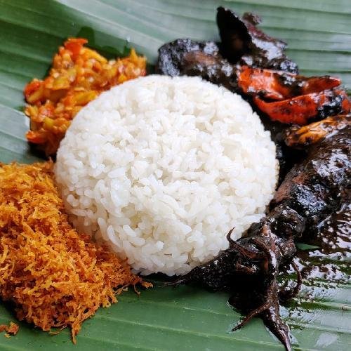 Review Dapur Bu Dewi: Makan Siang Enak dan Terjangkau di Dharmahusada Surabaya