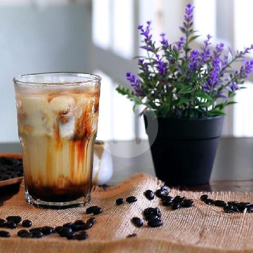 Review Kubik Koffie: Tempat Cozy dan Menu Kopi Lezat di Padang
