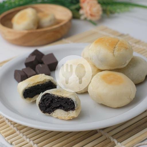 Bakpia Coklat 6 Pcs menu Mochi Sakura, Malioboro Mall