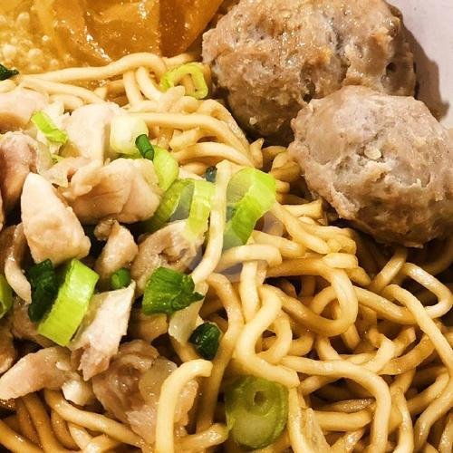 Yamie Pangsit Kuah menu Mie Blangkon Geprek Kribow, Magelang Utara