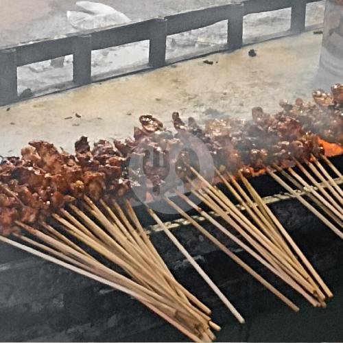 Sate Ayam Campur Kulit 75 menu Sate Madura Haji Munir Cak Ndut, Pahlawan