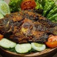 Bawal Goreng Kremes + Nasi Uduk menu PONDOK AYAM BAKAR RONGGOLAWE JAYA, Pos Lama