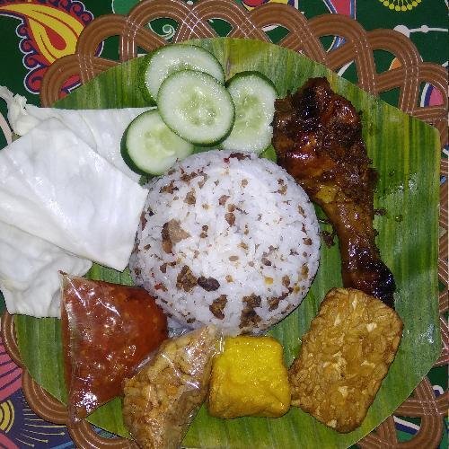 Nasi Putih Ayam Bakar menu Nasi Tutug Oncom Bundo Dian, Jatinangor