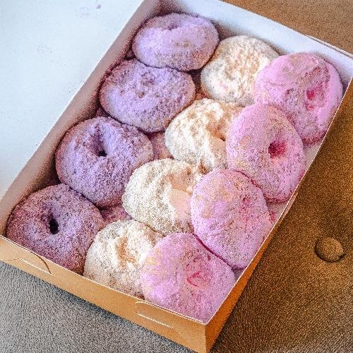 Yellow Pinky Blush menu Donat Bahagia, Cibeunying