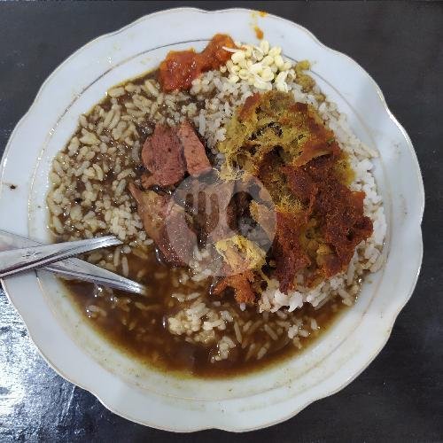 Nasi Soto + 1 Botol Le Mineralle 600ml + Kerupuk Udang menu Warung Bu Kusman Lama (Depan Meteor Cell), MT. Haryono