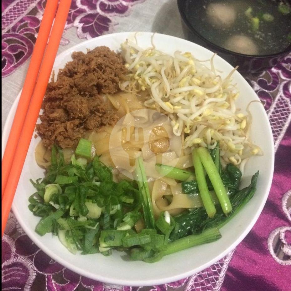 Kwetiaw Ayam Komplit menu Mie Ayam Bangka Awat, Rukan Grand Galaxy City