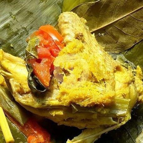 Pepes Ikan Mas menu Khaira Ayam Goreng, Sukabumi