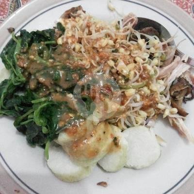 LONTONG PECEL PINCUK TELUR menu Pecel Pincuk Khas Nganjuk, Kartasura