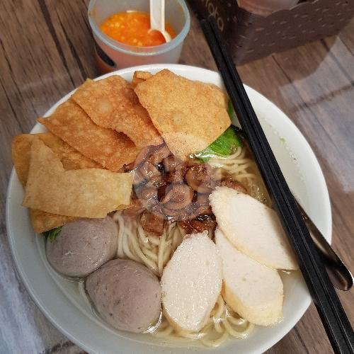 Yamien Manis Baso menu Lomie, Astina