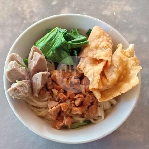 mie ayam bakso + ceker menu Bakso Family, Nusa Indah