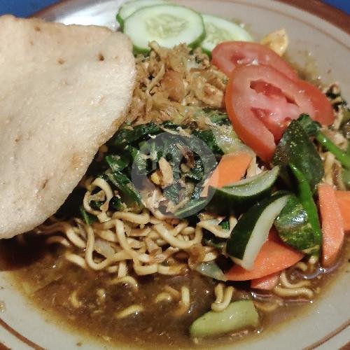Kwetiaw Goreng Baso Sosis menu Nasi Goreng De Icha, Arya Kemuning