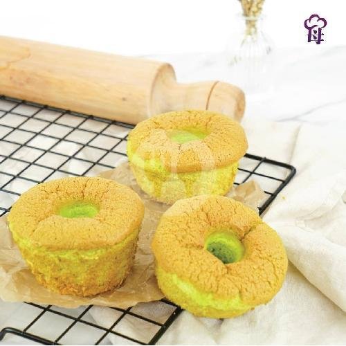 Bolu Marmer Loyangan menu Mom Yuly Pudding, Danau Indah Barat B9 No 3