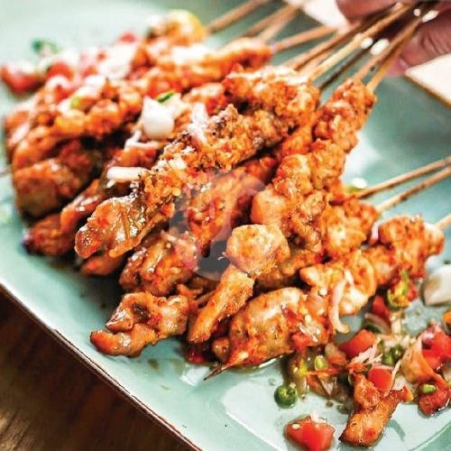 Sate Ayam Kecap menu Daun Muda Soulfood, Wolter Monginsidi