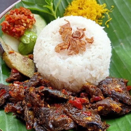 Review Lesehan DAPUR MAMICA: Antara Ekspektasi dan Realita di Mojokerto