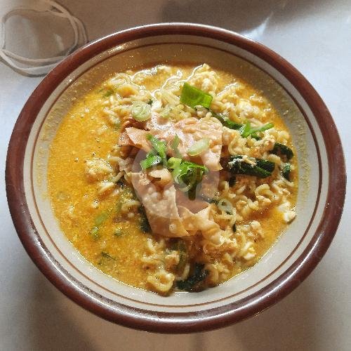 Review Menarik Restoran Susu Segar Pitoelas di Colomadu: Tempat Chill dengan Makanan Enak