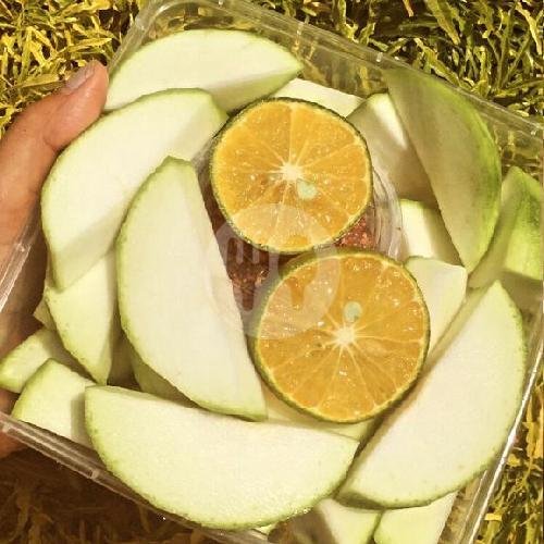 Mangga cocol garam cabai menu Asinan Ohana, Joho